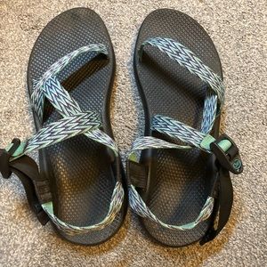 Women’s Chacos Good used condition!
